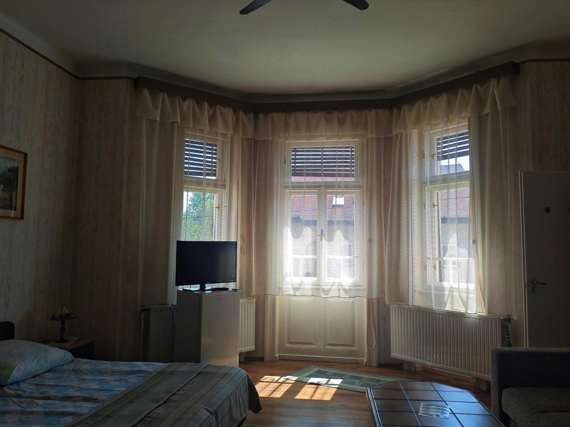 Illes Vendeghaz Ξενοδοχείο Keszthely Εξωτερικό φωτογραφία