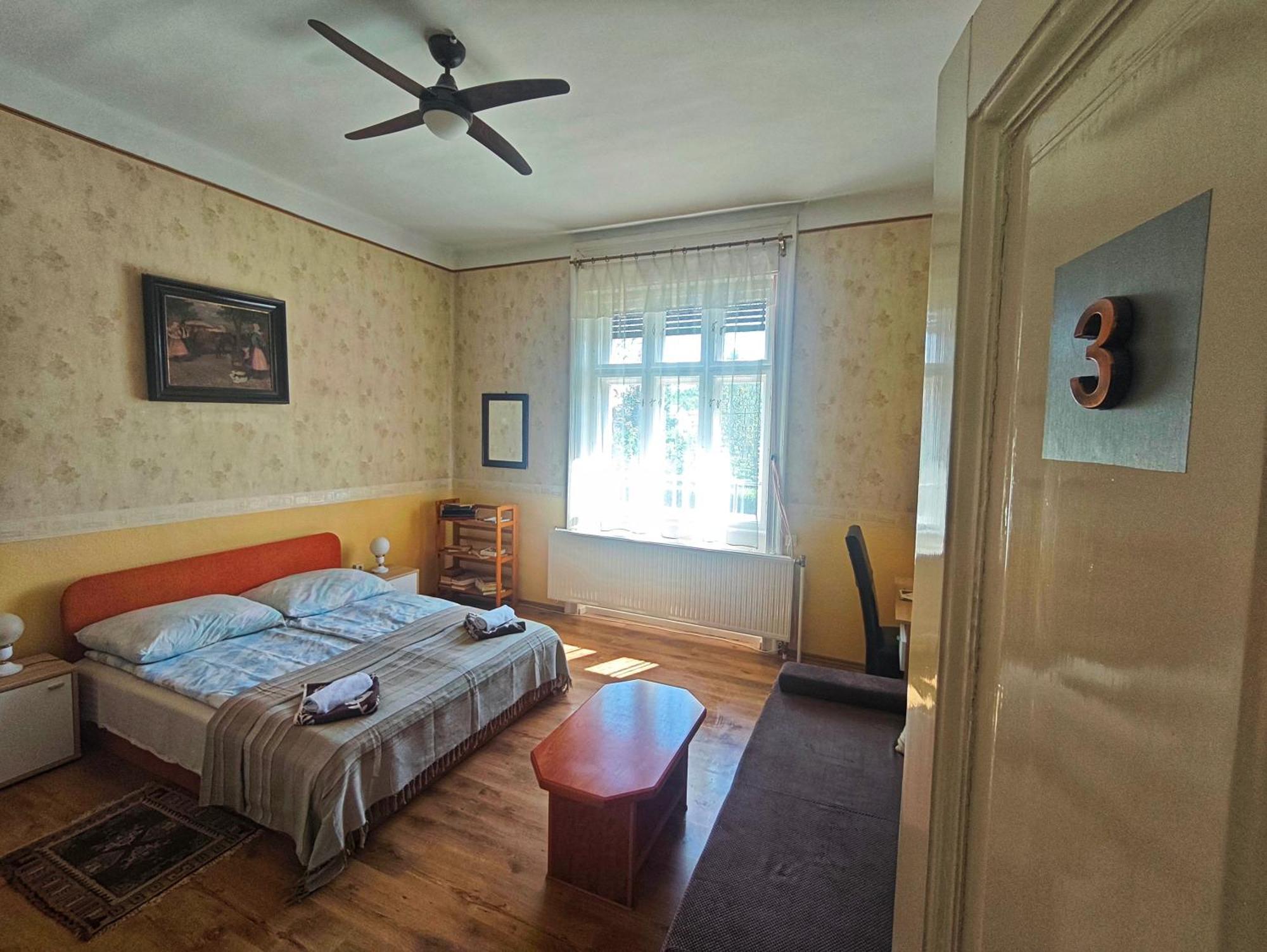 Illes Vendeghaz Ξενοδοχείο Keszthely Εξωτερικό φωτογραφία