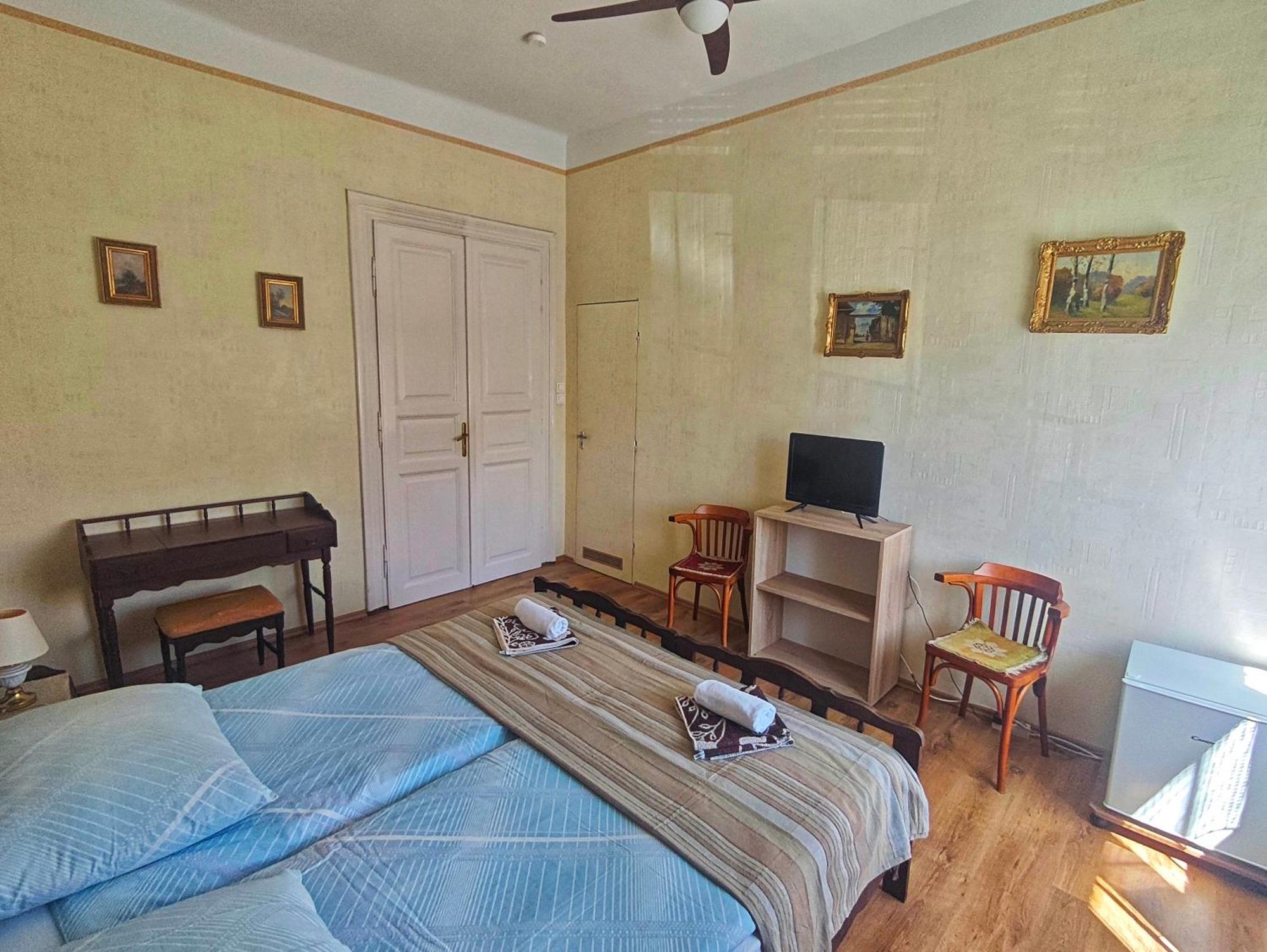 Illes Vendeghaz Ξενοδοχείο Keszthely Εξωτερικό φωτογραφία